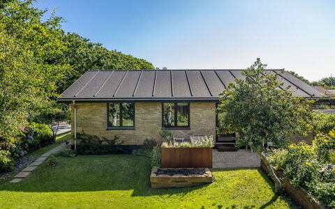 Segut - 300M from the Sea: Roof, House, Home, Cottage, Door, Siding, Deck, Porch, Plank, Hardwood