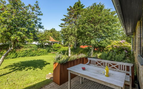 Segut - 300M from the Sea: Roof, House, Home, Cottage, Door, Siding, Deck, Porch, Plank, Hardwood