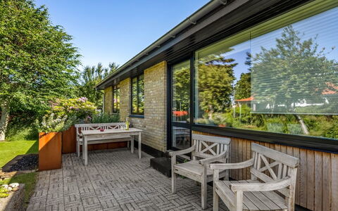 Segut - 300M from the Sea: Roof, House, Home, Cottage, Door, Siding, Deck, Porch, Plank, Hardwood