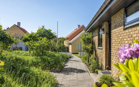 Segut - 300M from the Sea: Roof, House, Home, Cottage, Door, Siding, Deck, Porch, Plank, Hardwood