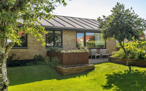 Segut - 300M from the Sea: Roof, House, Home, Cottage, Door, Siding, Deck, Porch, Plank, Hardwood