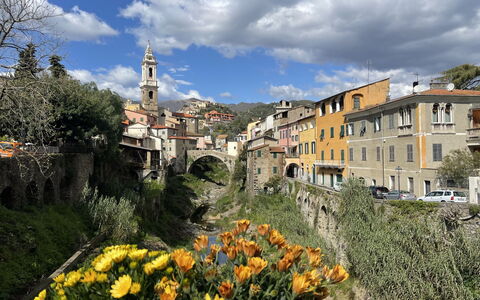 Alessandro: Bridge, Building, City, Architecture, Arch Bridge, Neighbourhood, Arch, House, Human Settlement, Aqueduct