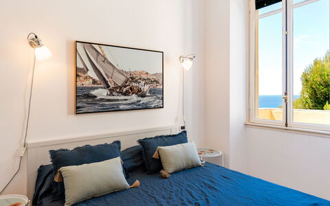 Villa Cristina: Bedroom, Linens, Bed, Interior Design, Furniture, Bedding, Bed Sheet, Room, Bed Frame, Pillow