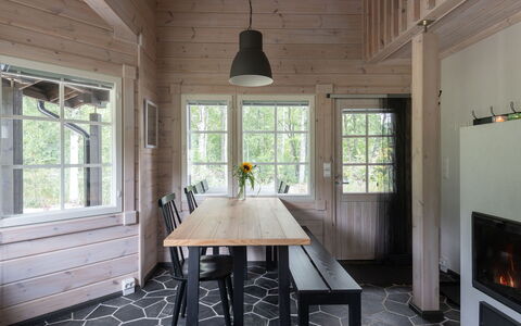 Virtaan Virtavilla: Apartment, Balcony, Condominium, Fence, Outdoor Furniture