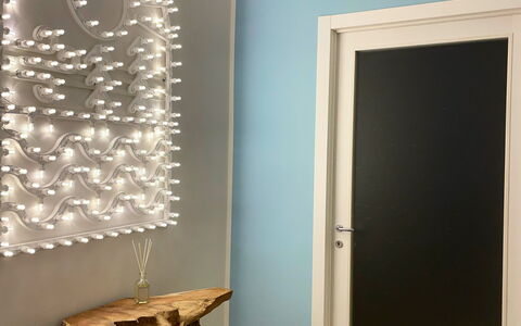 Elementi Luxury Otranto: Interior Design, Paint, Chair, Light Fixture, Home Door, Plaster, Living Room