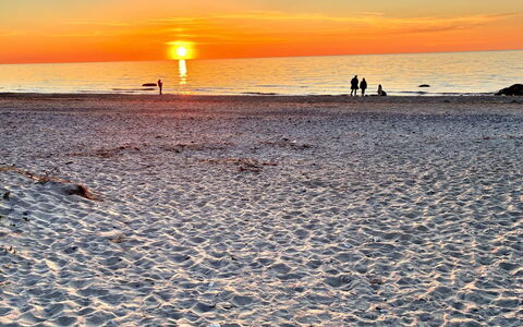 Alika - 700M from the Sea: Beach, Horizon, Orange, Sunset, Afterglow, Dusk, Sunrise, Sun, Shore, Sea