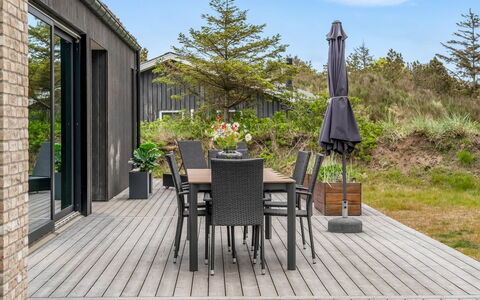 Uschi - 1Km from the Sea: Wood, Wood Flooring, Hardwood, Porch, Deck, Plank, Furniture, Outdoor Furniture, Chair, Wood Stain