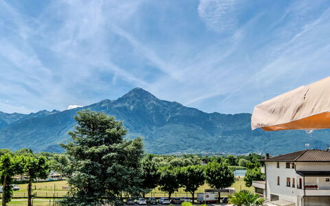 Legnone: Sky, Mountainous Landforms, Mountain, Hill, Mountain Range, Highland, Hill Station, Ridge, Valley, Alps