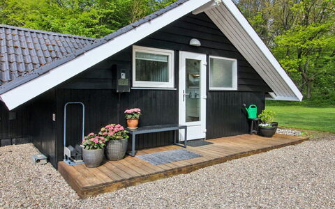 Ilwith - 28Km from the Sea: Cottage, Siding, Hardwood, Garden Buildings, Shed, Stairs, Plank