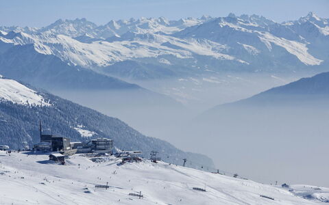 Cuolm Liung M5: Snow, Mountainous Landforms, Mountain, Winter, Glacial Landform, Terrain, Mountain Range, Geological Phenomenon, Hill Station, Freezing