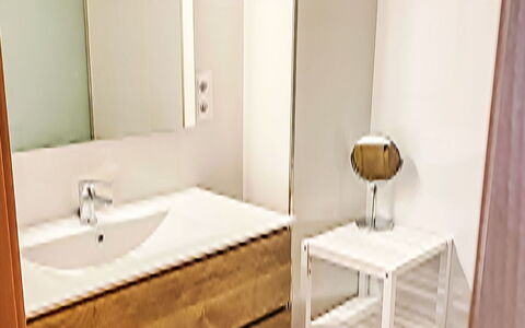 Gypselae: Apartment, Balcony, Coast, Hotel, Resort, Seaside Resort, Resort Town, Bay, Penthouse Apartment
