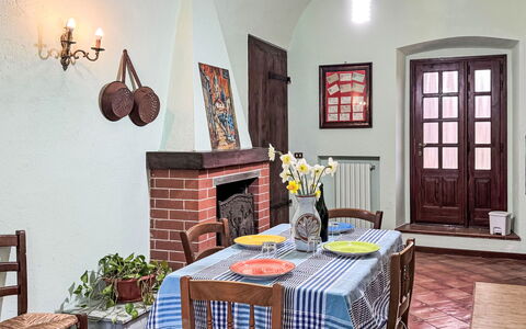 Cadivino: Furniture, Interior Design, Wall, Flooring, Chair, Table, Wood, Ceiling, Kitchen & Dining Room Table, Dining Room