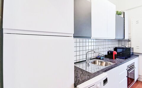 Bemi' Al Mare: Kitchen Appliance, Kitchen, Major Appliance, Flooring, Countertop, Interior Design, Home Appliance, Floor, Washing Machine, Kitchen Stove