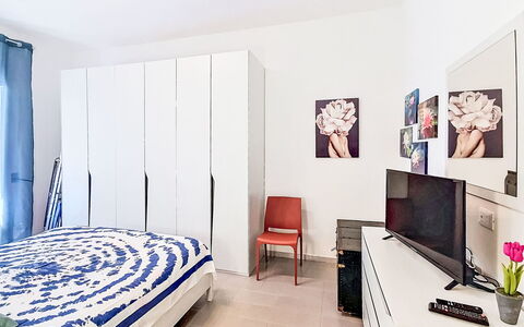 Bemi' Al Mare: Furniture, Interior Design, Bed, Flooring, Wall, Bedroom, Floor, Wood, Room, Bed Sheet