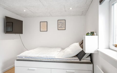 Keijo - from the Sea: Furniture, Interior Design, Wall, Ceiling, Flooring, Floor, Bedroom, Room, Lighting, Bed