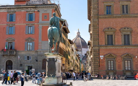 Casa dello Scrittore: Building, City, Urban Area, Public Space, Town, Facade, Sculpture, Architecture, Landmark