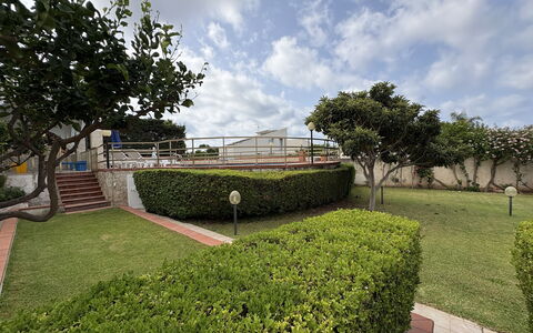 Villa Sole Mare: Shrub, Garden, Hedge, Groundcover, Lawn, Landscaping, Shade, Walkway, Park
