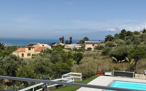 Rari House: Tree, Swimming Pool, Resort, Shade, Eco Hotel, Outdoor Furniture, Leisure, Estate, Landscaping