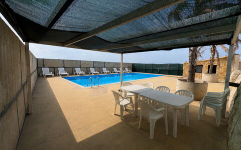 L'Oasi di Salvo: Swimming Pool, Shade, Outdoor Furniture, Hotel