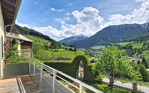 Halbeis: Mountainous Landforms, Hill, Mountain Range, Valley, Hill Station, Balcony, Porch, Garden, Eco Hotel, Fence