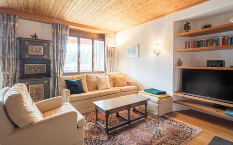 Laax 71: Furniture, Interior Design, Couch, Flooring, Floor, Room, Ceiling, Living Room, Wood, Lighting