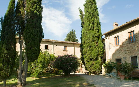 Il Poggio: Sky, Plant, Cloud, Window, Building, Tree, Land Lot, Grass, Landscape, Cottage