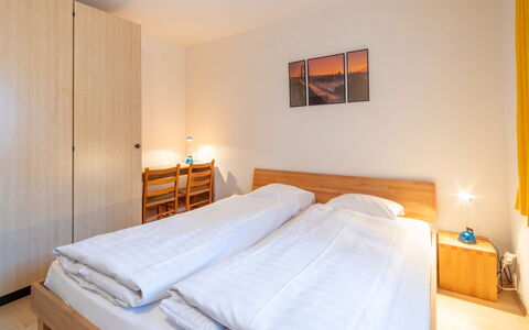 Val Signina 3-28: Bed, Interior Design, Bedroom, Flooring, Floor, Bed Sheet, Bedding, Furniture, Wood, Room
