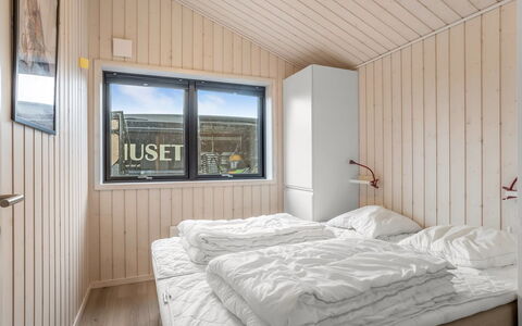 Arwed - 900M from the Sea: Wood, Bedroom, Bed, Bedding, Bed Sheet, Bed Frame, Ceiling, Wood Stain, Hardwood, Plank