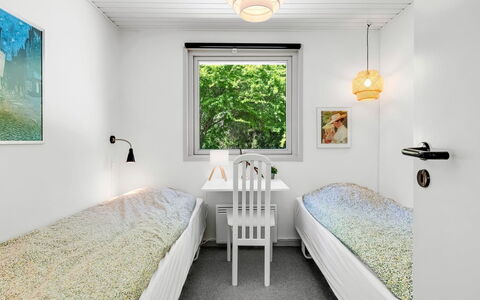 Flor - 900M from the Sea: Wall, Bedroom, Bed, Interior Design, Bedding, Ceiling, Bed Sheet, Floor, Flooring, Home