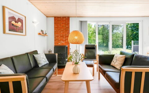 Flor - 900M from the Sea: Furniture, Interior Design, Wall, Flooring, Wood, Floor, Couch, Living Room, Home, Lighting