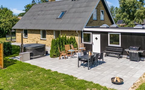 Ulv - from the Sea: Roof, House, Home, Cottage, Land Lot, Siding, Lawn, Yard, Garden, Backyard