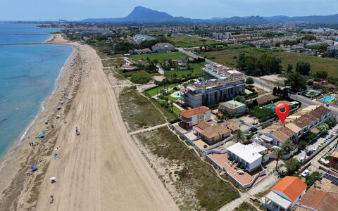 Sea Breeze House: Coast, Beach, Coastal And Oceanic Landforms, Sea, Shore, Horizon, Ocean, Sand, Bay, Aerial Photography