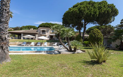 Bleu Isolella: Estate, Resort, Lawn, Villa, Garden, Hacienda, Landscaping, Mansion, Eco Hotel