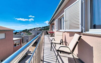Accommodation:&nbsp;Palma 100.1