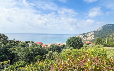 Finale Ligure 30: Horizon, Sea, Coast, Terrain, Coastal And Oceanic Landforms, Ocean, Hill Station, Promontory, Headland, Tropics
