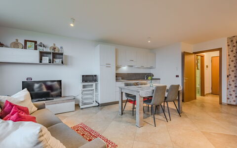 Ciasina Alpina: Flooring, Interior Design, Floor, Ceiling, Furniture, Room, Living Room, Couch, Apartment, Wood Flooring