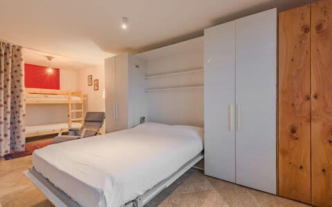 Ciasina Alpina: Furniture, Wood, Interior Design, Flooring, Floor, Bedroom, Bed, Room, Ceiling, Apartment