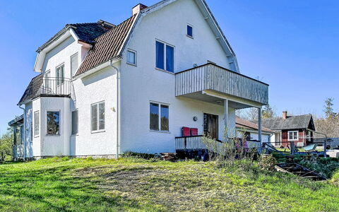 Disponentvillan: Grass, House, Rural Area, Cottage, Roof, Home, Landscape, Plain, Land Lot