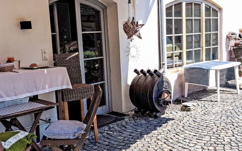 Alte Scheune: Furniture, Outdoor Furniture, Chair, Door, Iron, Flowerpot, Outdoor Table, Houseplant, Wicker, Coffee Table