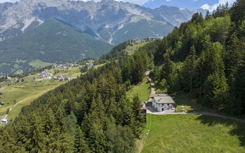 Chalet Ralon: Mountainous Landforms, Tree, Mountain, Nature, Hill, Natural Landscape, Highland, Landscape, Mountain Range