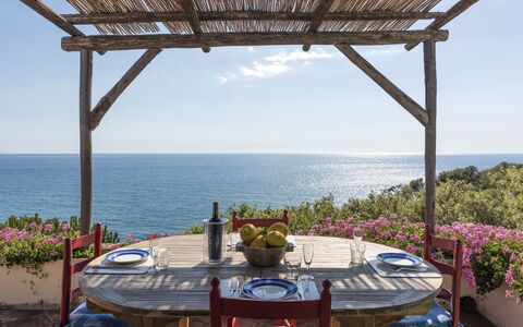 Villa Delfino: Mountainous Landforms, Mountain, Hill, Mountain Range, Landscape, Highland, Hill Station, Shade, Ridge