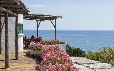 Villa Delfino: Mountainous Landforms, Mountain, Hill, Mountain Range, Landscape, Highland, Hill Station, Shade, Ridge