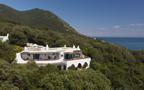 Villa Delfino: Mountainous Landforms, Mountain, Hill, Mountain Range, Landscape, Highland, Hill Station, Shade, Ridge