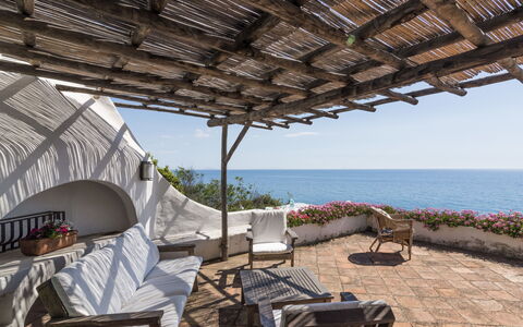Villa Delfino: Mountainous Landforms, Mountain, Hill, Mountain Range, Landscape, Highland, Hill Station, Shade, Ridge