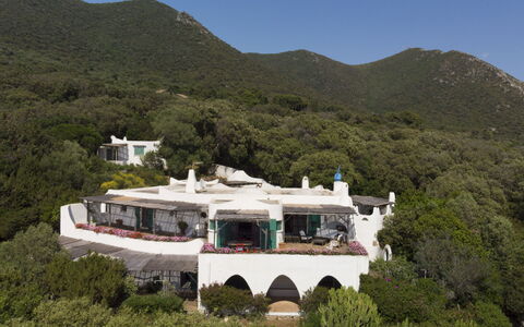 Villa Delfino: Mountainous Landforms, Mountain, Hill, Mountain Range, Landscape, Highland, Hill Station, Shade, Ridge
