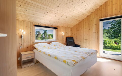 Godwin - 800M from the Sea: Wood, Ceiling, Interior Design, Home, Bedroom, Hardwood, Cottage, Room, Bed, Wood Stain