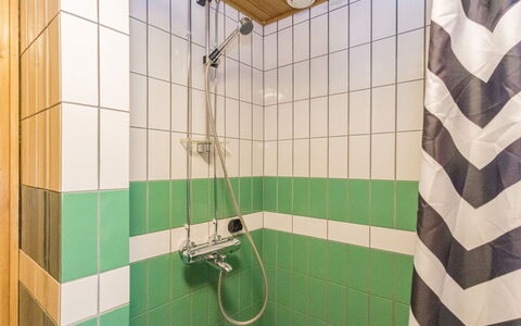 Veramukka B1: Flooring, Plumbing Fixture, Floor, Bathroom, Interior Design, Plumbing, Tile, Shower, Tap, Toilet