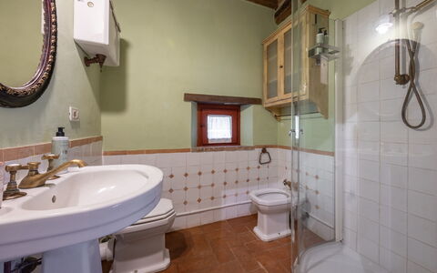 Villa Santa Barbara: Interior Design, Plumbing Fixture, Bathroom, Bathroom Sink, Flooring, Ceiling, Sink, Floor, Tap, Plumbing