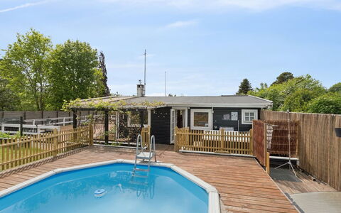 Ingalil - 950M from the Sea: Swimming Pool, Resort Town, Eco Hotel, Resort, Villa