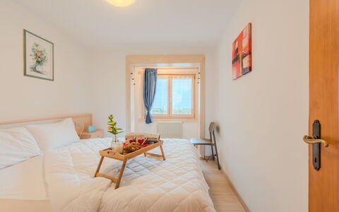 Casa Roby: Furniture, Wood, Interior Design, Home, Bedroom, Bed, Room, Apartment, Floor, Ceiling